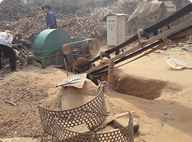 Jiangsu mushroom wood chipper crushes wood to cultivate mushroom bags